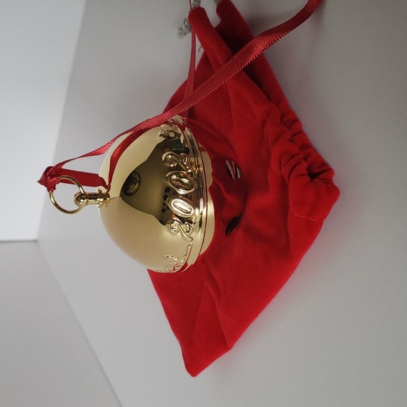 Wallace Goldplated 2002 Sleighbell EUC with velvet bag no box - Picture 1 of 3